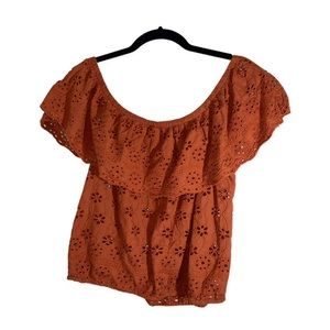 🤍 Burnt orange Off the shoulder top 🤍